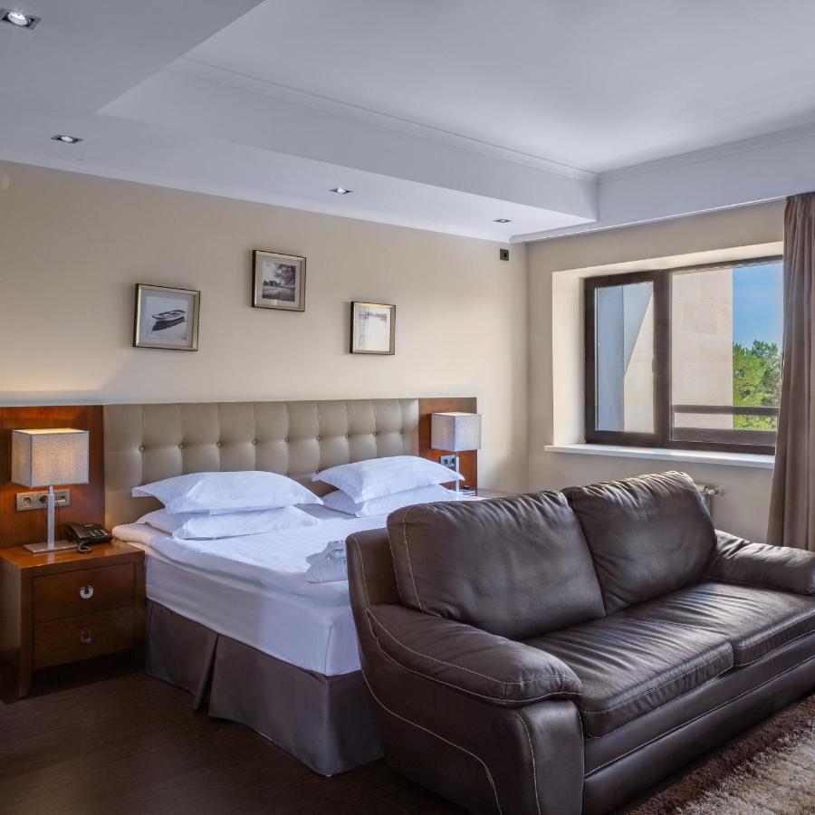 Park House Hotell Barmashino Exteriör bild